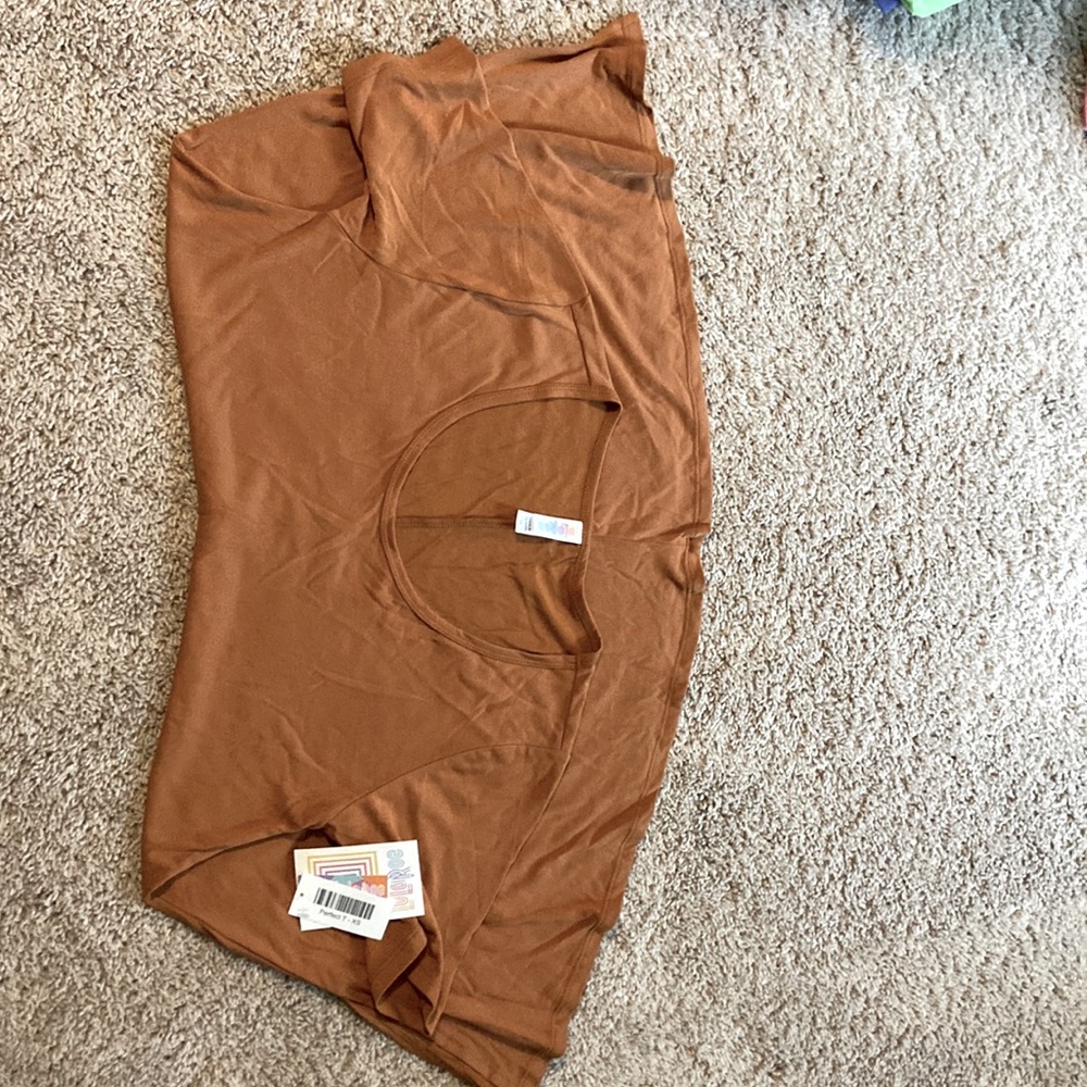 NWT LuLaRoe Perfect t Shirt extra small